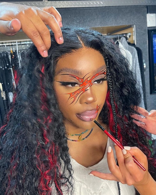 Dee Carrion dazed 100 makeup artist sza