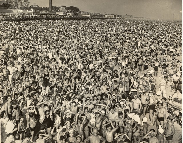 WEEGEE, AUTOPSY OF THE SPECTACLE, FONDATION HCB, PARIS